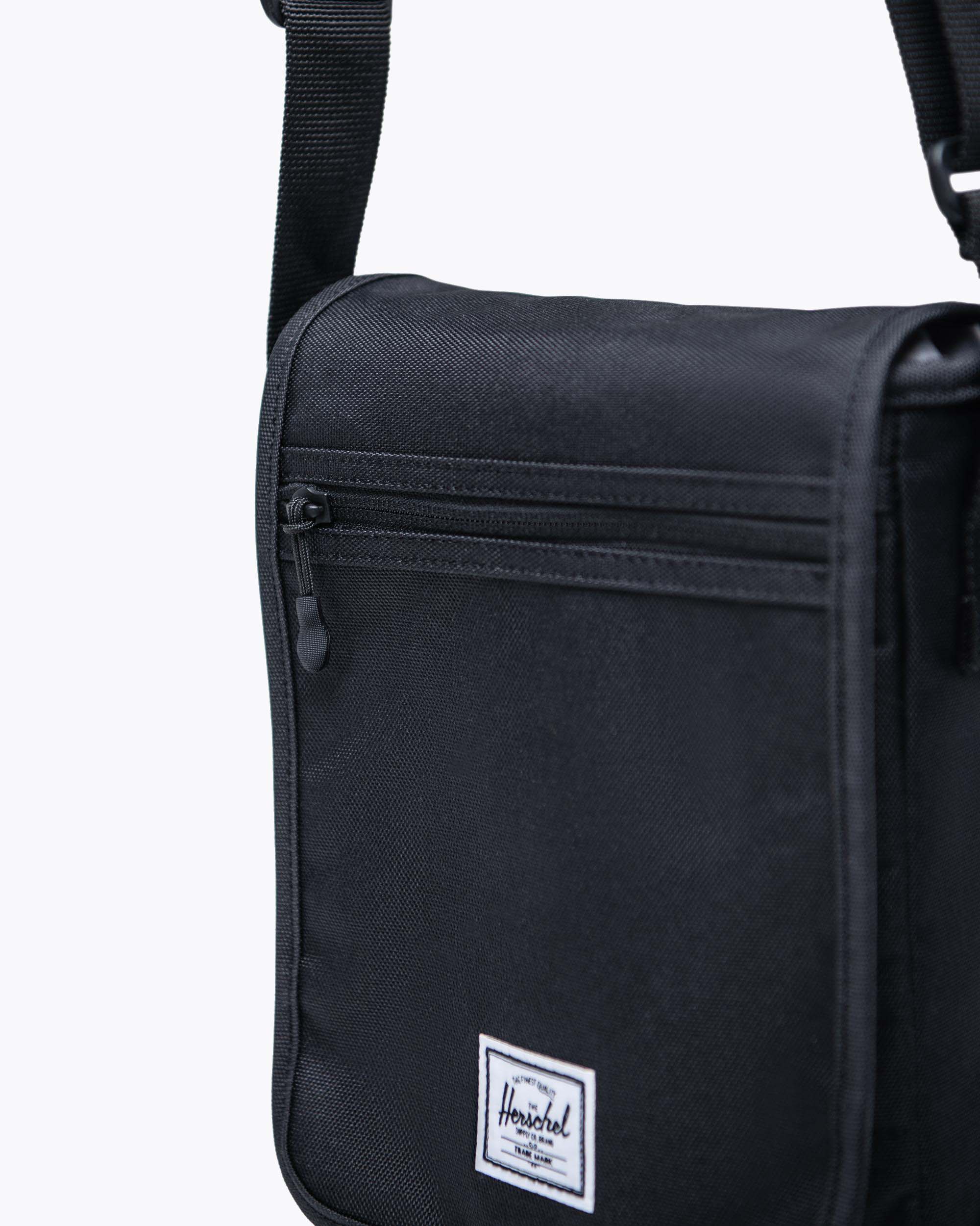 Herschel Lane Messenger Small 2024 favors