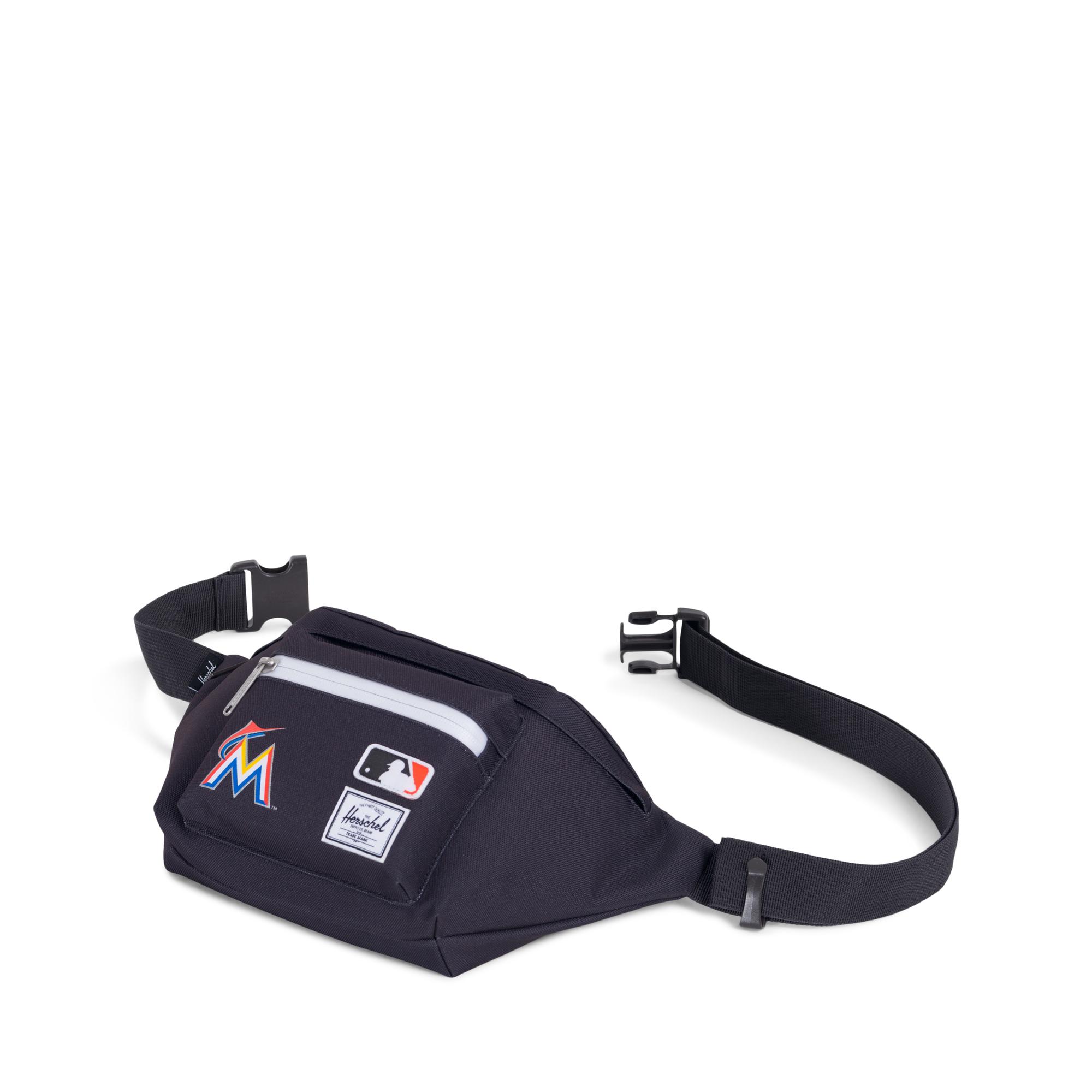 herschel dodgers fanny pack